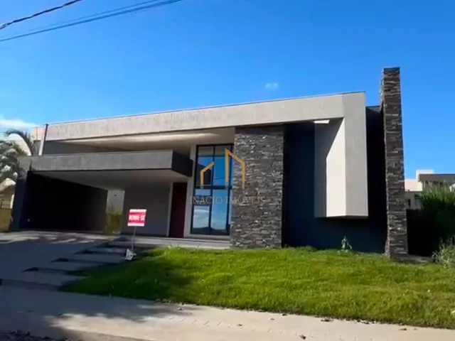 Imagem: A casa possui 4 Dormitórios, 2 Suítes, 5 Banheiros, 4