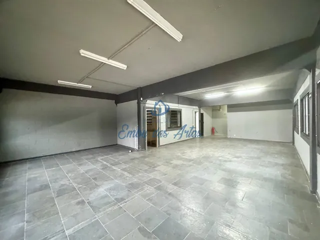 Imagem: A sala comercial possui 2 Banheiros, 141m² de Área e