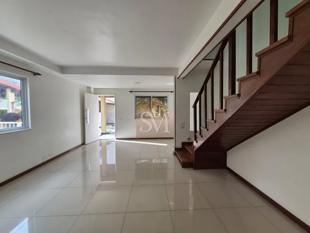 Imagem 16: Casa Duplex de Luxo no Condomínio Villagio Verde: 3 Quartos, 2 Suítes, 140m² de