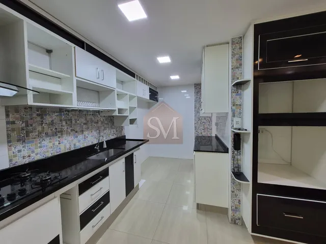 Imagem 14: Casa Duplex de Luxo no Condomínio Villagio Verde: 3 Quartos, 2 Suítes, 140m² de