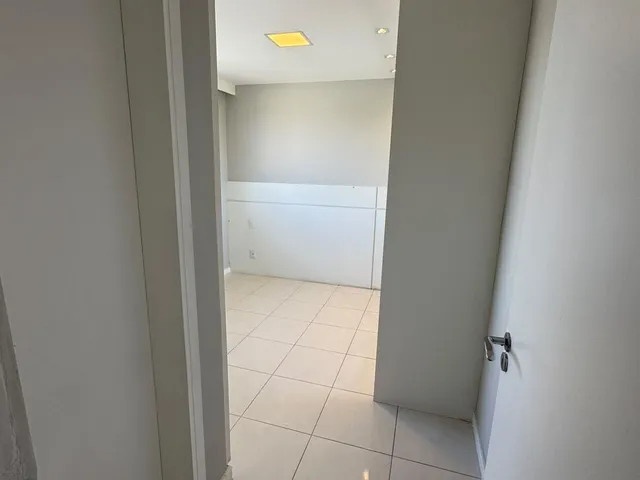 Imagem 13: Pitangueiras 2/4 com suíte - Residencial Coliseu