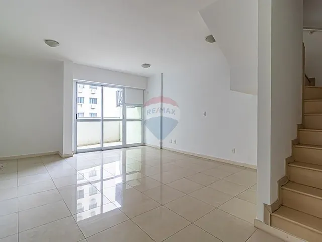 Imagem: O apartamento possui 2 Dormitórios, 1 Suíte, 3 Banheiros,