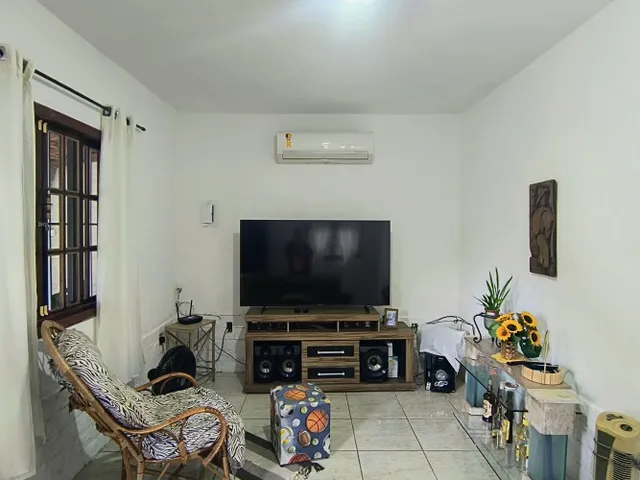Imagem 4: Casa com Piscina à Venda no Jardim em Saquarema