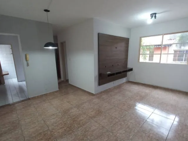 Imagem: O apartamento possui 2 Dormitórios, 1 Banheiro, 2 Vagas na