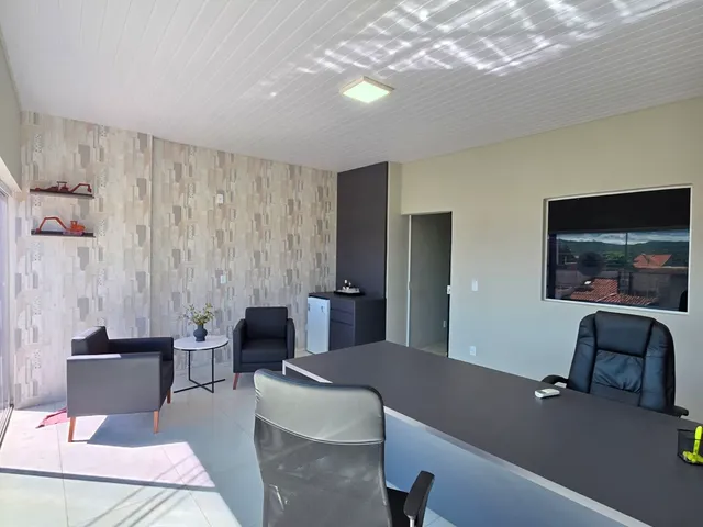 Imagem: A sala comercial possui 2 Dormitórios, 1 Banheiro, 33m²