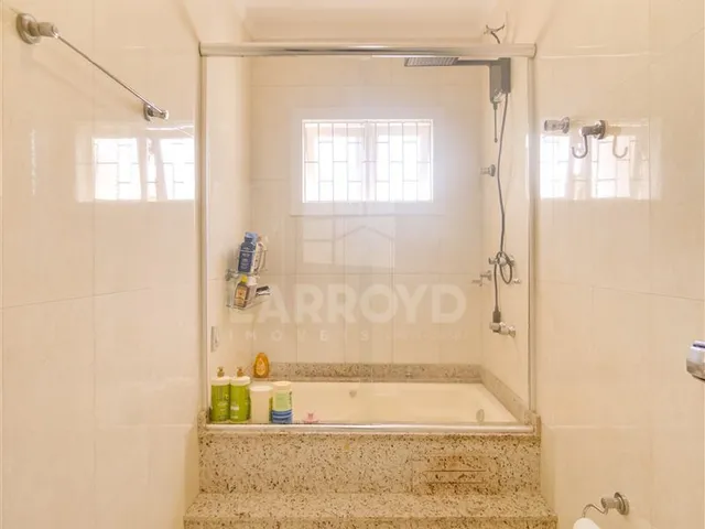 Imagem 2: Casa com 5 dormitórios