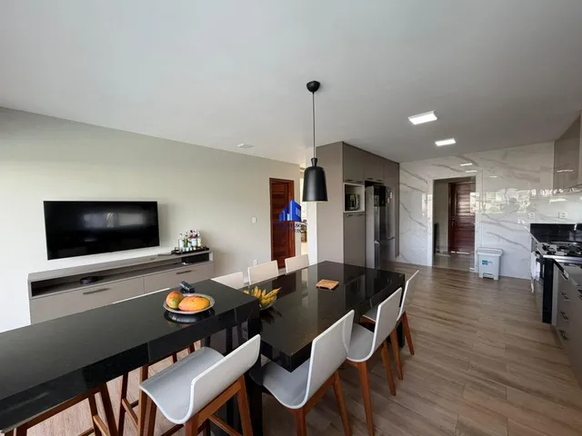 Imagem 2: CASA À VENDA ALPHAVILLE LITORAL NORTE I R$ 2.720.000,00 NOVA, PORTEIRA FECHADA, PISCINA