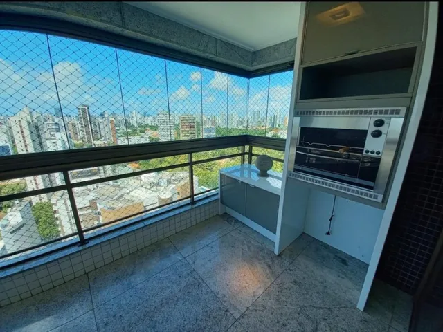 Imagem: O apartamento possui 4 Dormitórios, 3 Suítes, 1 Banheiro,