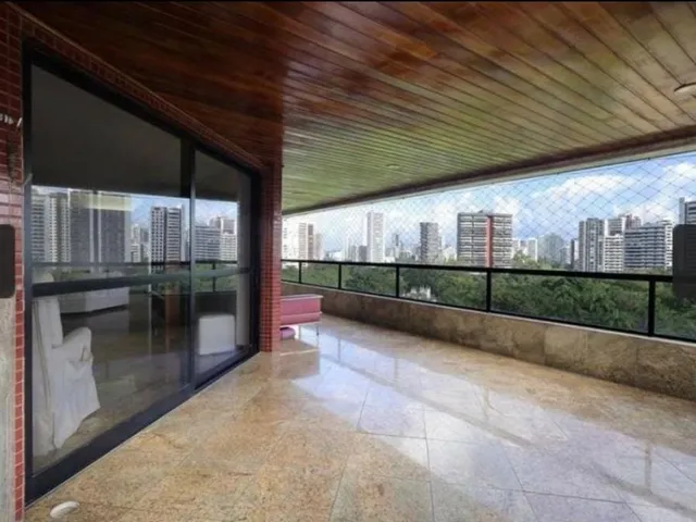 Imagem: O apartamento possui 4 Dormitórios, 4 Suítes, 1 Banheiro,