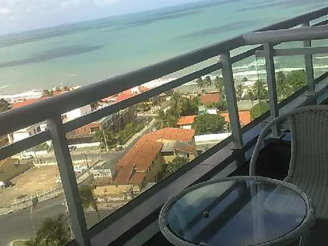 Imagem: O apartamento possui 2 Dormitórios, 1 Suíte, 1 Banheiro,
