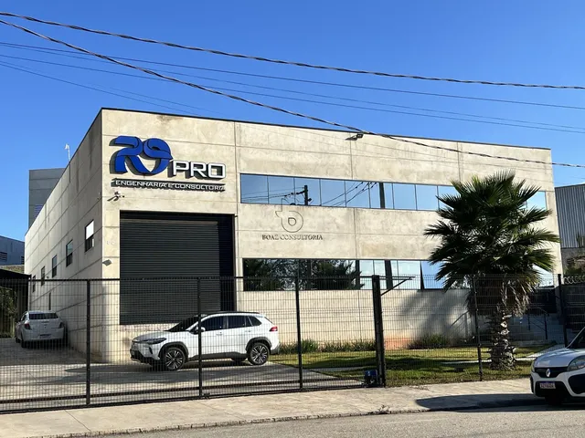 Imagem: O depósito possui 3 Dormitórios, 4 Banheiros, 4 Vagas na