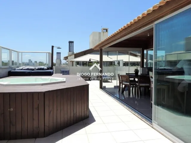 Imagem: A casa possui 3 Dormitórios, 1 Suíte, 2 Banheiros, 3 Vagas