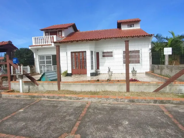 Imagem: Casa de Alvenaria com 3 Dormitorio(s) localizado(a)