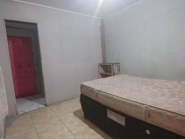 Imagem 15: Casa de Alvenaria com 6 Dormitorio(s) localizado(a) no bairro Parque dos Pinus em