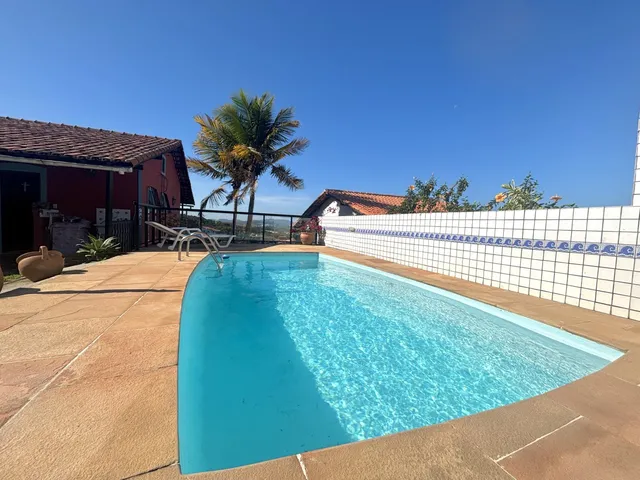Imagem 2: Casa Duplex à Venda em Cabo Frio com Vista para o Mar