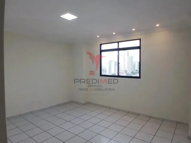 Imagem 2: Apartamento com 3 dormitórios + dependência, medindo 117 metros no bairro de