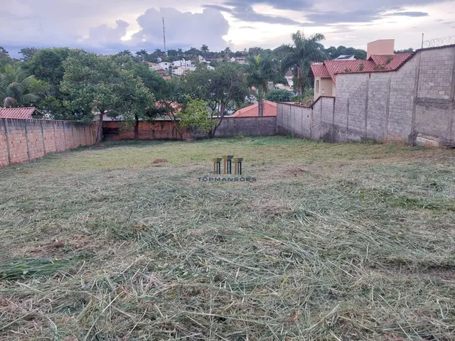 Imagem: Terreno à venda com 1114 m² no bairro