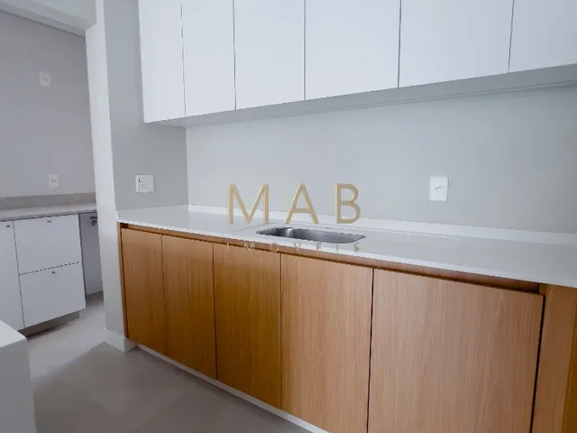 Imagem 13: APARTAMENTO DE ALTO PADRÃO COM 4 DORMITÓRIOS NO EDIFÍCIO PORTO TAWNY NO CENTRO DE