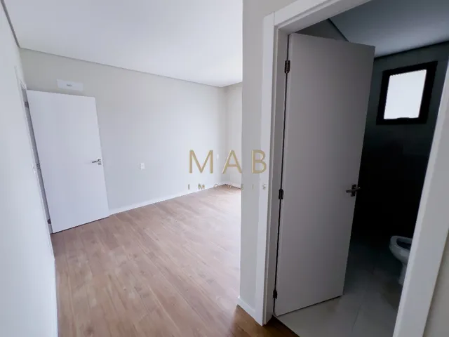 Imagem 4: APARTAMENTO DE ALTO PADRÃO COM 4 DORMITÓRIOS NO EDIFÍCIO PORTO TAWNY NO CENTRO DE