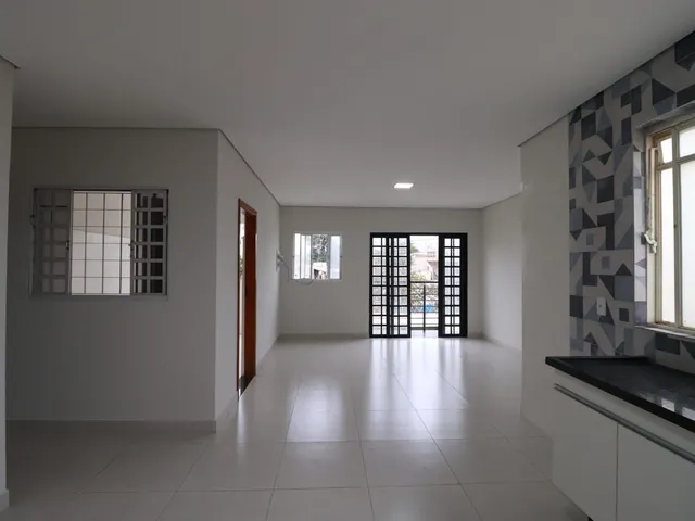 Imagem: A casa possui 2 Dormitórios, 1 Banheiro, 1 Vaga na