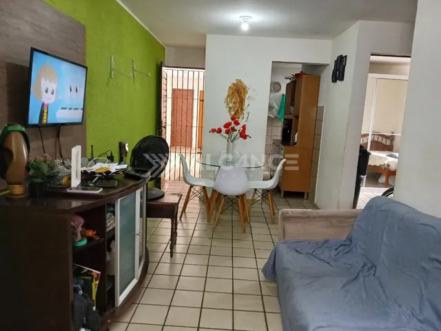 Imagem: O apartamento possui 2 Dormitórios, 1 Banheiro, 1 Vaga na