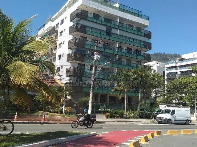 Imagem: O apartamento possui 2 Dormitórios, 1 Suíte, 1 Banheiro,