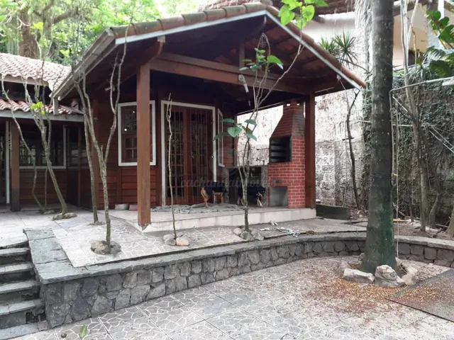 Imagem 4: Residencial/comercial com galpão