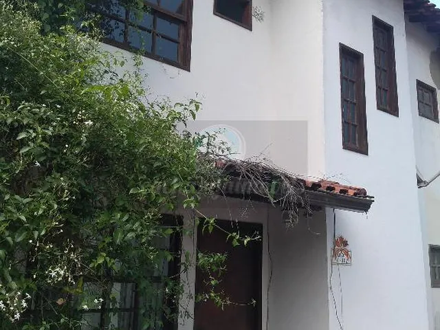 Imagem: A casa possui 2 Dormitórios, 1 Banheiro, 1 Vaga na