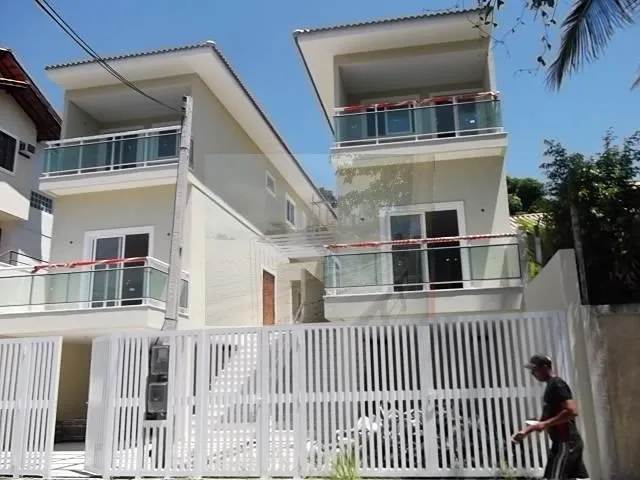 Imagem: A casa possui 3 Dormitórios, 1 Suíte, 2 Banheiros, 2