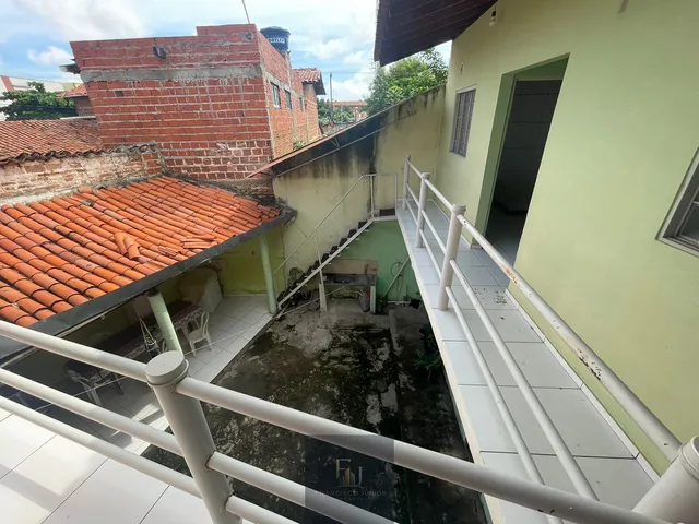 Imagem: O hotel possui 24 Dormitórios, 2 Suítes, 5 Banheiros, 2