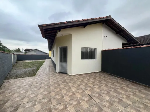 Imagem: Casa 2 Dorm Sendo 1 Suite Lado Pista À