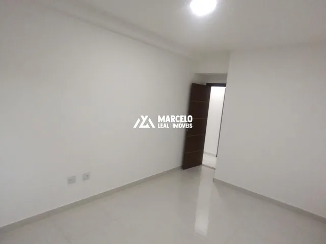 Imagem 7: Vendo apartamento térreo com 3 quartos sendo 1 suíte, varanda separada da sala