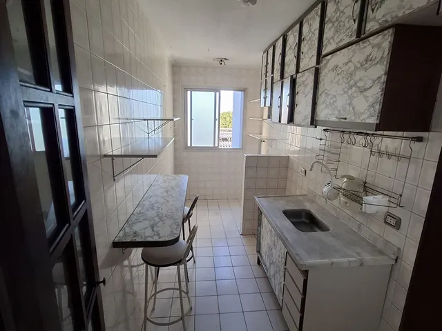 Imagem: O apartamento possui 4 Dormitórios, 1 Banheiro, 1 Vaga na