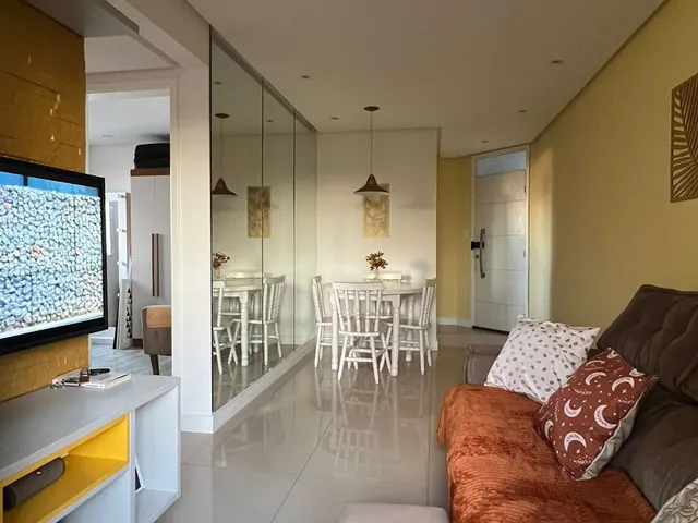 Imagem: O apartamento possui 2 Dormitórios, 1 Suíte, 2 Banheiros,