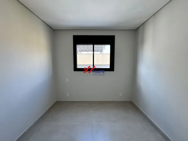 Imagem 2: Cobertura com três quartos, duas suítes e duas vagas de garagem no bairro Itapoã