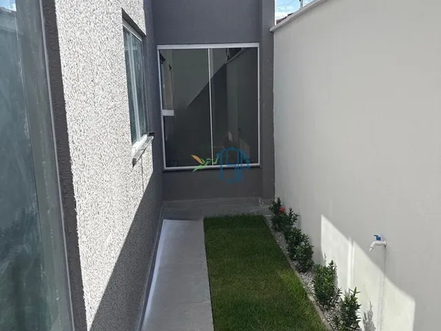 Imagem: A casa possui 3 Dormitórios, 1 Suíte, 1 Banheiro, 1 Vaga