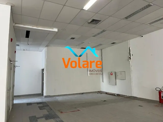Imagem 2: Salão Comercial para Locação em Osasco-SP, Bairro Pestana: 4 Salas, 5 Banheiros