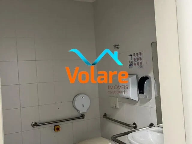 Imagem 8: Salão Comercial para Locação em Osasco-SP, Bairro Pestana: 4 Salas, 5 Banheiros