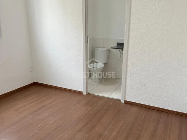 Imagem 2: Lindo apartamento com 2 quartos, armários planejados e garagem coberta