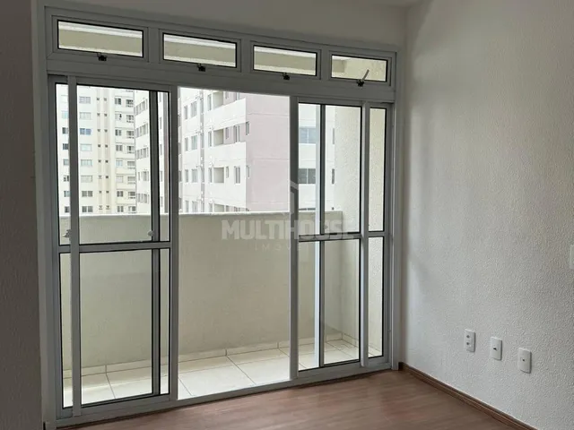 Imagem 7: Lindo apartamento com 2 quartos, armários planejados e garagem coberta