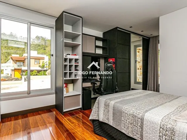 Imagem 9: Casa de Alto Padrão em Condomínio Fechado no Cacupé