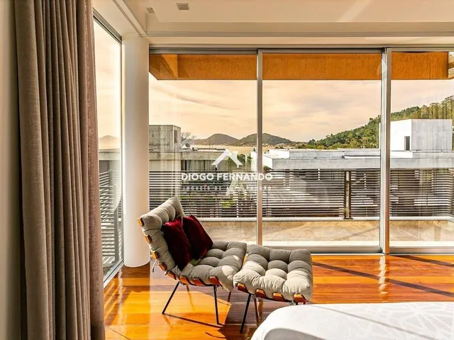 Imagem 2: Casa de Alto Padrão em Condomínio Fechado no Cacupé