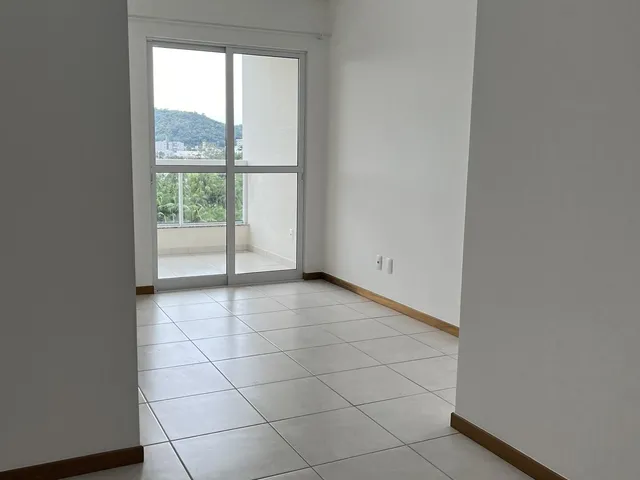 Imagem: O apartamento possui 6 Dormitórios, 1 Suíte, 2 Banheiros,