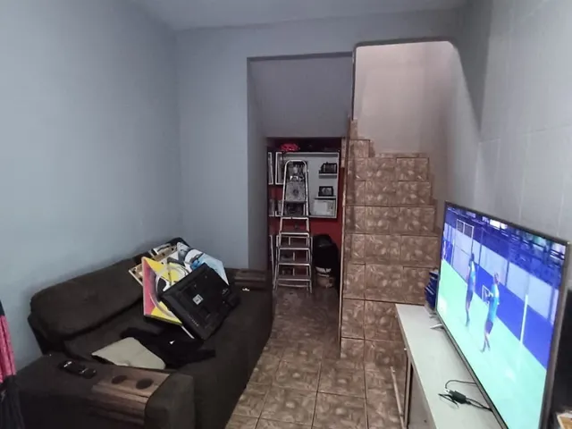 Imagem 5: Casa com 2 pavimentos, ponto comercial, piscina e 3 quartos com suíte. Aproveite esta