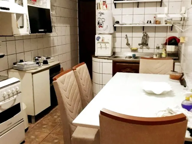 Imagem 9: Casa com 2 pavimentos, ponto comercial, piscina e 3 quartos com suíte. Aproveite esta