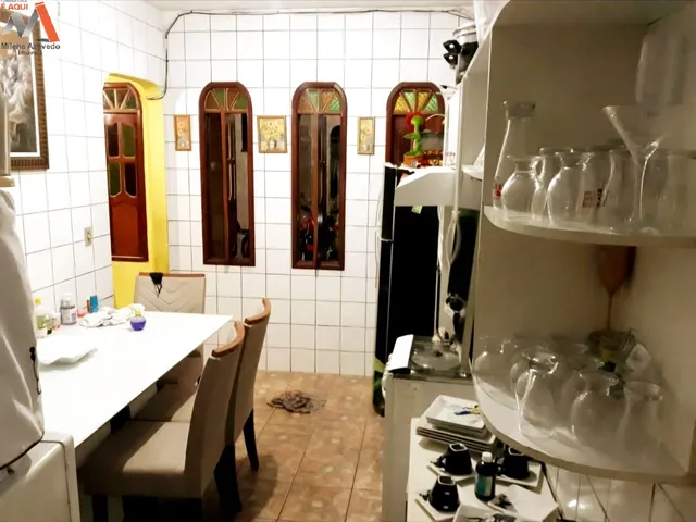 Imagem 8: Casa com 2 pavimentos, ponto comercial, piscina e 3 quartos com suíte. Aproveite esta