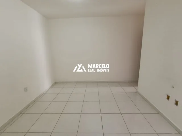 Imagem 4: Casa com 2/4 sendo 1 suíte e vaga de garagem na Avenida Modelo no Bairro Cidade
