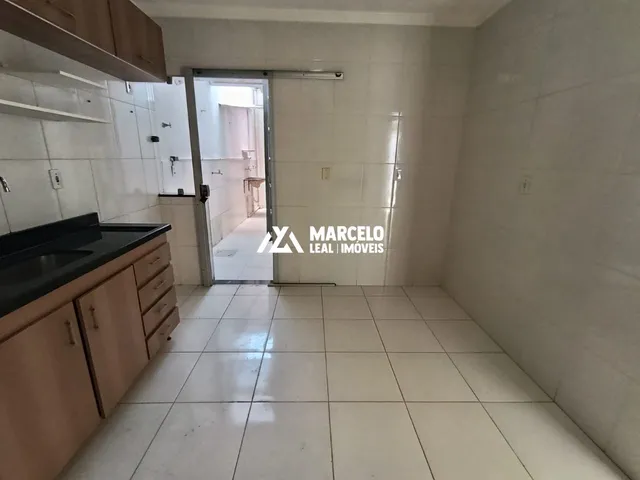 Imagem 10: Casa com 2/4 sendo 1 suíte e vaga de garagem na Avenida Modelo no Bairro Cidade