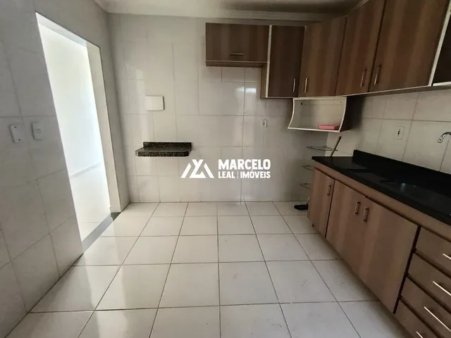 Imagem 15: Casa com 2/4 sendo 1 suíte e vaga de garagem na Avenida Modelo no Bairro Cidade