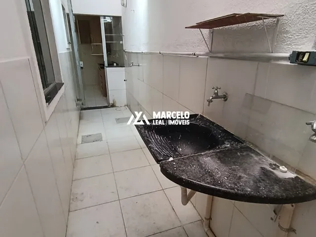Imagem 5: Casa com 2/4 sendo 1 suíte e vaga de garagem na Avenida Modelo no Bairro Cidade